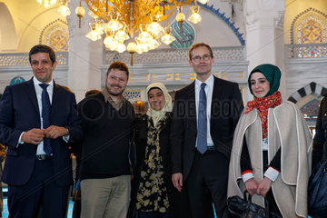 Berlin  Deutschland  Michael Mueller  SPD  Regierender Buergermeister  in der Sehitlik-Moschee