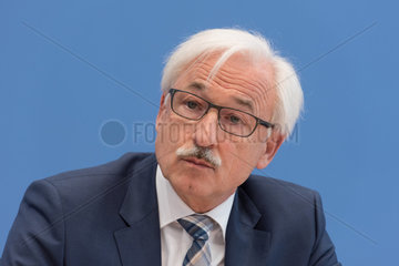 Berlin  Deutschland  Pressekonferenz zu Fracking in Deutschland  Dr. Gernot Kalkoffen