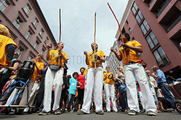 Berlin  Deutschland  Capoeira-Gruppe auf dem Karneval der Kulturen