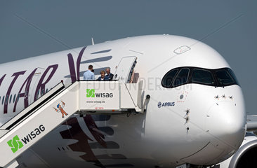 Schoenefeld  Deutschland  Airbus A350-900 XWB von Qatar Airways auf der ILA 2014