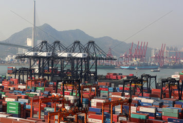Hong Kong  China  der Container-Hafen im Hongkong International Terminal