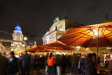 Berlin  Deutschland  Weihnachtsmarkt auf dem Gendarmenmarkt