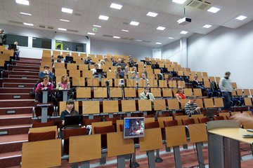 Tallinn  Estland  Studenten im Auditorium des Estonian Information Technology Colleges