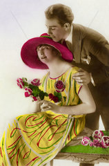 Mann gratuliert Frau zum Namenstag  Geburtstag  um 1924
