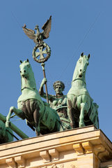 Berlin  Deutschland  die Quadriga von Johann Gottfried Schadow auf dem Brandenburger Tor