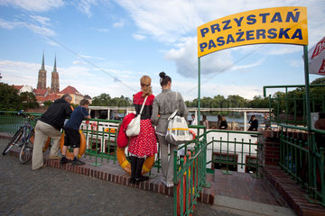 Breslau  Polen  Anlegestelle fuer Ausflugsboote