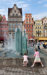 Breslau  Polen  Marktplatz Rynek in der Altstadt mit dem Springbrunnen
