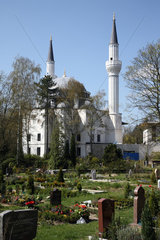 Berlin  Deutschland  Friedhof Columbiadamm und Sehitlik Moschee