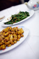 Hongkong  China  gedeckter Tisch mit chinesischem Essen im Ning Po Residents Association