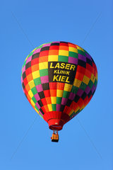 Kiel  Deutschland  ein Heissluftballon der Laserklinik Kiel
