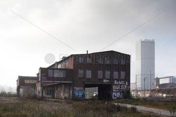 Berlin  Deutschland  Industrieruine des alten Glaswerks auf der Halbinsel Stralau