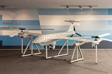 Schoenefeld  Deutschland  Ausstellung von Drohnen in den Messehallen der ILA 2012