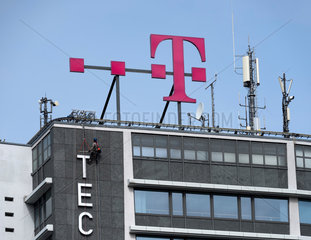 Berlin  Deutschland  das Logo der Telekom auf dem Telefunken-Hochhaus am Ernst-Reuter-Platz