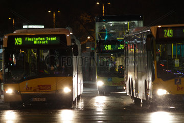 Berlin  Deutschland  BVG-Busse der Linie X9  X10 und 249