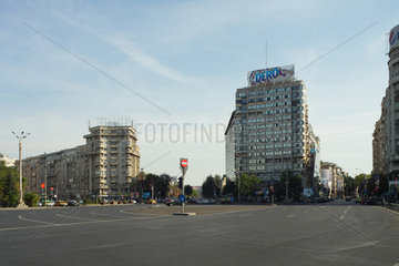 Bukarest  Rumaenien  Blick ueber den Freiheitsplatz (Piata Victoriei) in Bukarest