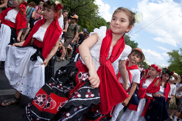 Berlin  Deutschland  Kinder auf dem Karneval der Kulturen