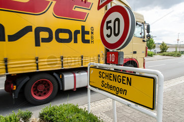 Schengen  Luxemburg  Ortseingangsschild von Schengen in Luxemburg
