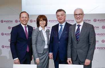 Evonik-Vorstand  Bilanzpressekonferenz  Essen  Nordrhein-Westfalen  Deutschland  Europa