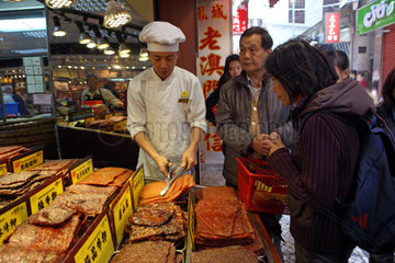 Macau  China  Verkauf von Trockenfleisch in Plattenform