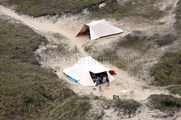 Insel Amrum  Sueddorf  Deutschland  Campingzelte in den Duenen