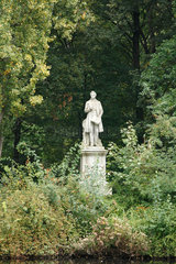 Berlin  Deutschland  die Skulptur von Albert Lortzing im Grossen Tiergarten