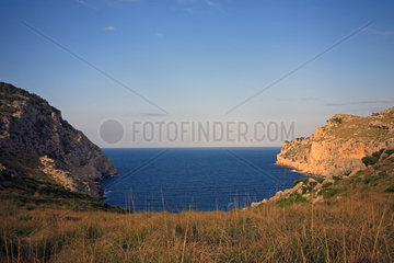 Formentor  Mallorca  Spanien  Blick ueber die Bucht Cala Figuera