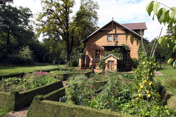 Oranienbaum  Deutschland  das Alfred-Hinsche-Haus mit Bauerngarten