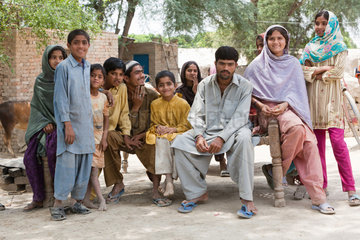 Basti Mumgani  Pakistan  Portrait einer Grossfamilie