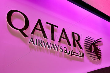 Berlin  Deutschland - Logo der Fluggesellschaft QATAR Airways.