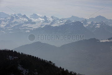 Zug  Schweiz  Blick auf den Zugerberg