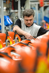 Stuttgart  Deutschland  die Fertigung von Motorkettensaegen im Stihl-Werk