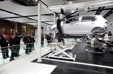 Hannover  Deutschland  Automontage auf der Industriemesse Hannover