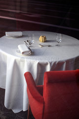 Berlin  Deutschland  gedeckter Tisch in einem Restaurant