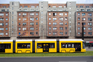 Berlin  Deutschland  eine fahrende Strassenbahn auf der Karl-Liebknecht-Strasse