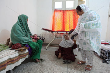 Peshawar  Pakistan  medizinische Versorgung von in einer Gesundheitsstation