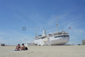 Le Barcares  Frankreich  das Schiff Lydia am Strand