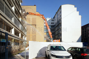 Berlin  Deutschland  Abriss eines Parkhauses in Berlin-Mitte