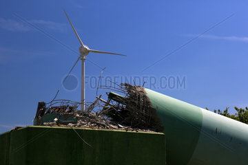 Langengrassau  Deutschland  Abriss einer alten Windkraftanlage