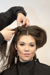 Posen  Polen  Werbeaktion mit einem Model fuer das Produkt Hair Play