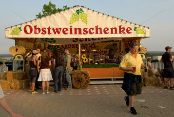 Werder (Havel)  Deutschland  eine Obstweinschenke auf dem Baumbluetenfest