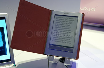 Berlin  Deutschland  Sony zeigt ein E-Book namens Reader auf der IFA 2009