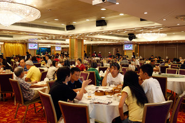 Hongkong  China  Gaeste in einem Restaurant in Sham Shui Po
