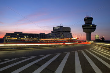 Berlin  Deutschland  Zentralgebaeude und Tower des Flughafen Berlin-Tegel