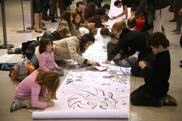 Paris  Frankreich  Kinder malen im Museum Centre Pompidou