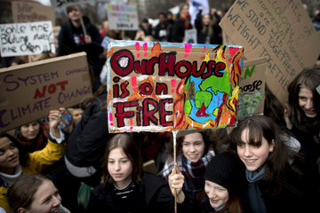 Students FridaysForFuture Climate-Protest