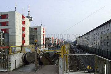 Deutschland  Nordrhein-Westfalen- Laermschutzwaende entlang der A40 in Essen