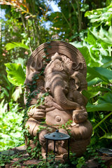 Phuket  THailand  der hinduistische Gott Genesha in einer Gartenanlage