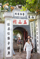 Hanoi  Vietnam  Eingang zum Jadebergtempel