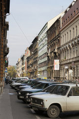 Budapest  Ungarn  parkende Autos in der Innenstadt