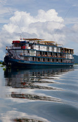 Phnom Penh  Kambodscha  Flussschiff Jayavarman auf dem Tonle Sap